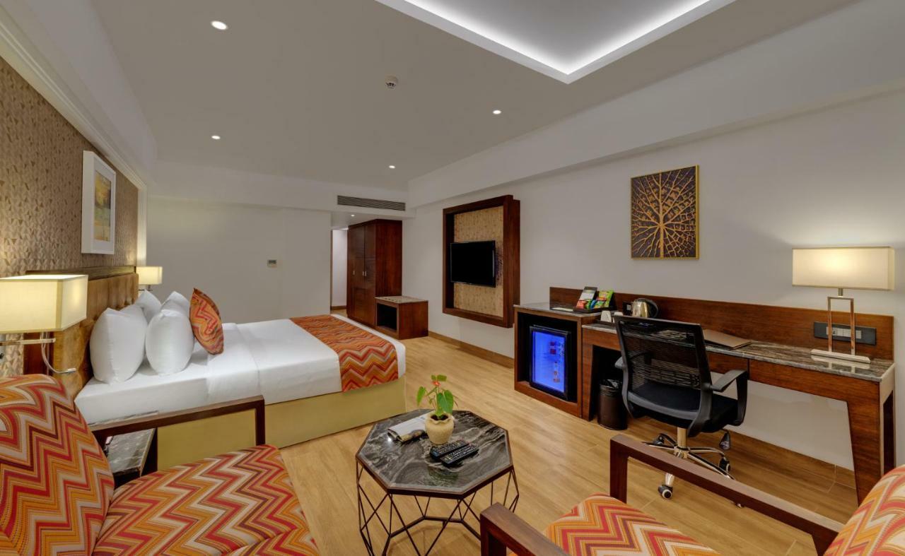 Hotel The Fern Residency, Satara Maharashtra Zewnętrze zdjęcie