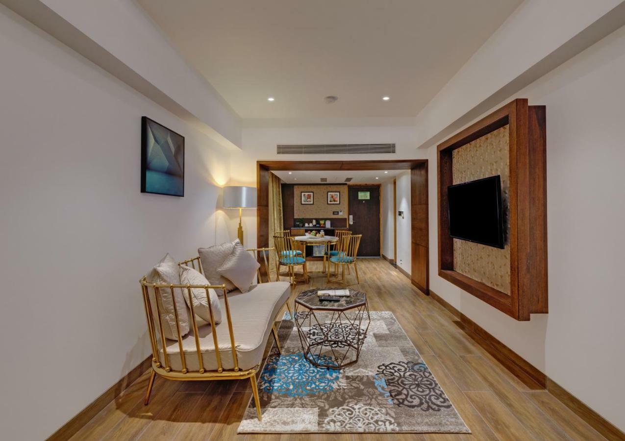 Hotel The Fern Residency, Satara Maharashtra Zewnętrze zdjęcie
