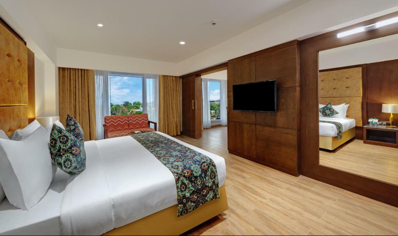 Hotel The Fern Residency, Satara Maharashtra Zewnętrze zdjęcie